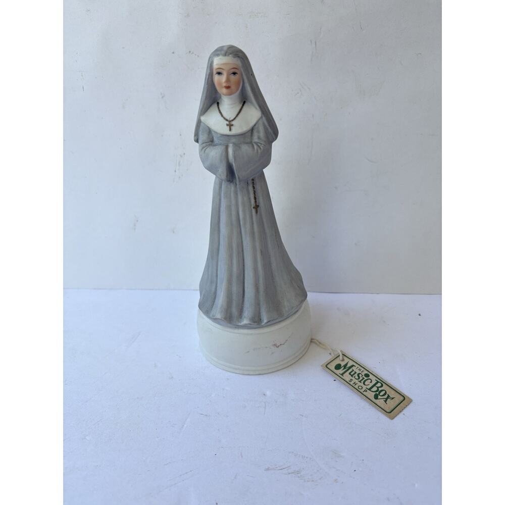 Schmid Bros. Vintage Ave Maria Music Box‎ Nun Women Praying Music Box Shop 8.5”